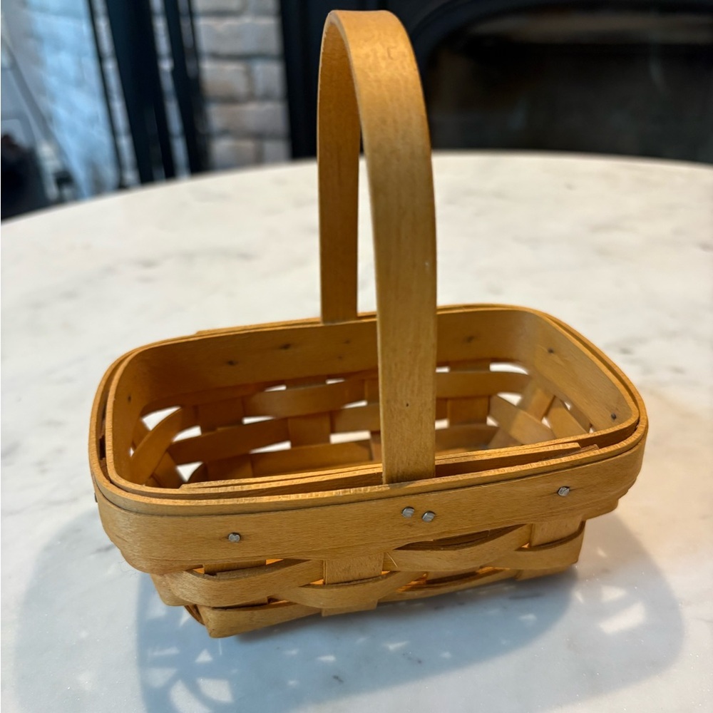 Longaberger Tea/Parsley Hand Woven Basket Signed 1999 Dresden Ohio - Picture 5 of 8